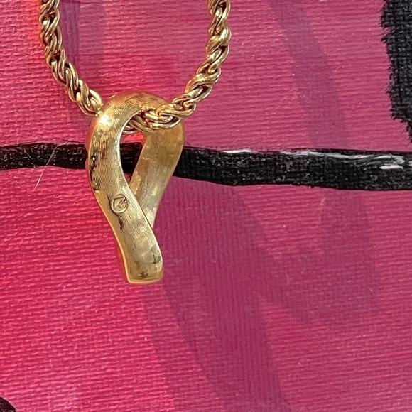 Vintage Faux Diamond baguette gold tone swirled pendant/chain - Picture 5 of 8